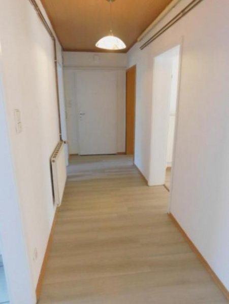 Idar-Oberstein 4-Zimmer-Eigentumswohnung 84m² mit Balkon & Fernblick – sofort bezugsfrei in Idar-Oberstein Wohnung kaufen