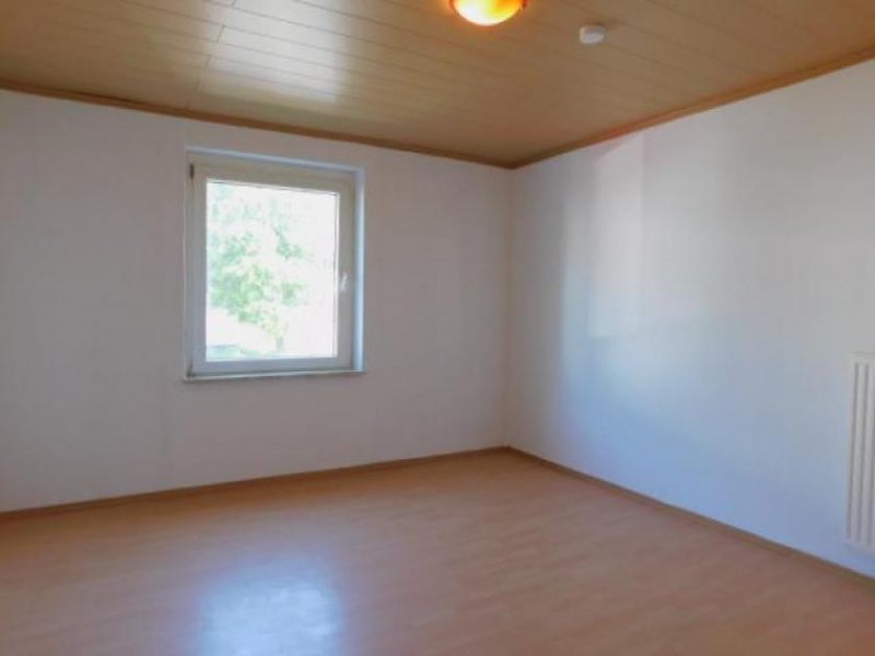 Idar-Oberstein 4-Zimmer-Eigentumswohnung 84m² mit Balkon & Fernblick – sofort bezugsfrei in Idar-Oberstein Wohnung kaufen
