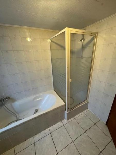 Mörschied KAPITALANLAGE! Doppelhaushälfte mit 2 Wohneinheiten in bevorzugter Lage und Baumöglichkeit. RENDITE Haus kaufen