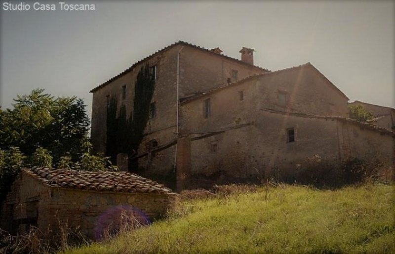 Castelnuovo di Val di Cecina Anktikes Landhaus zum Restaurieren Haus kaufen