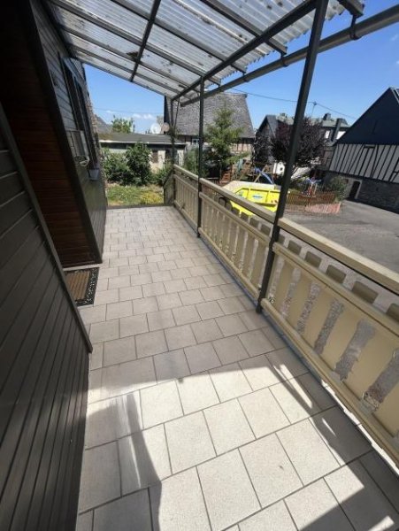 Macken Wohnhaus mit großen Lagerräumen und Parkflächen (für Handwerksbetrieb geeignet) mit Photovoltaik 9 kWp Haus kaufen
