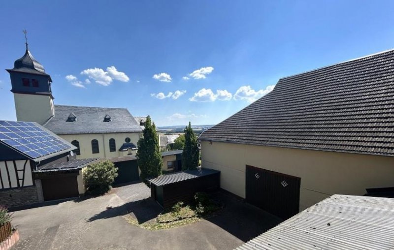 Macken Wohnhaus mit großen Lagerräumen und Parkflächen (für Handwerksbetrieb geeignet) mit Photovoltaik 9 kWp Haus kaufen