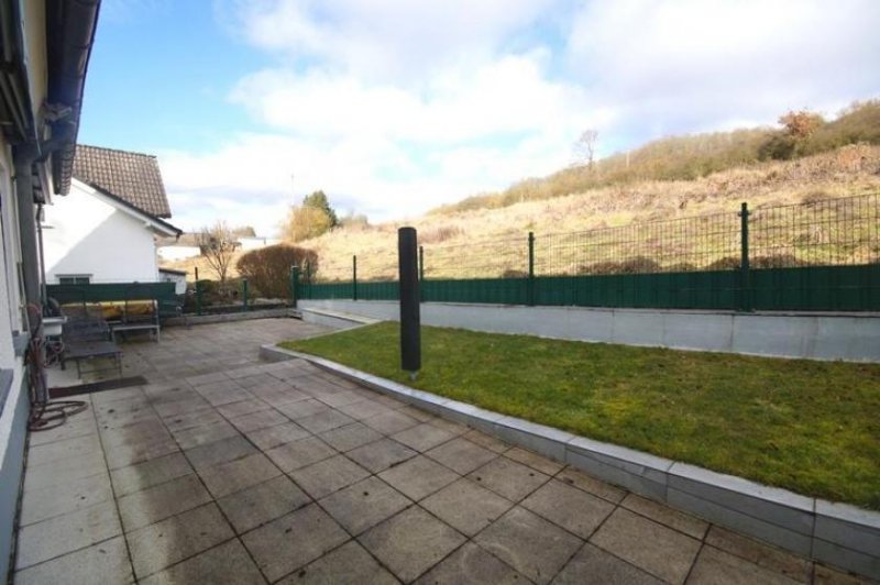 Niederelbert Niederelbert, familienfreundliches Wohnhaus in herrlicher Ortsrandlage *VIRTUELLE 360° BESICHTIGUNG AUF ANFRAGE* Haus kaufen