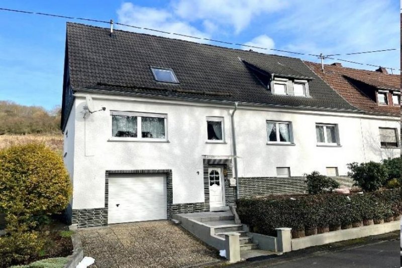 Niederelbert Niederelbert, familienfreundliches Wohnhaus in herrlicher Ortsrandlage *VIRTUELLE 360° BESICHTIGUNG AUF ANFRAGE* Haus kaufen