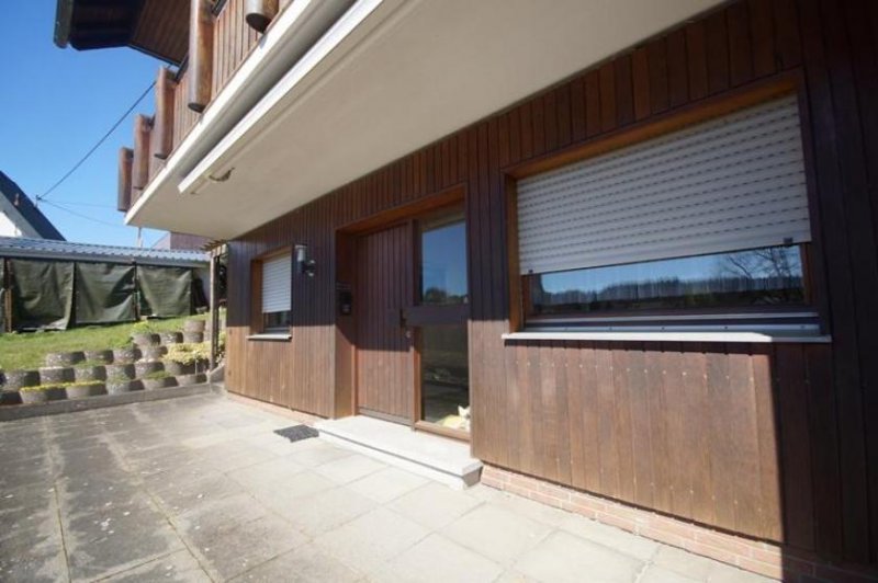 Niederelbert Niederelbert, solides Wohnhaus mit herrlichem Blick in beliebter Lage *VIRTUELLE 360° BESICHTIGUNG AUF ANFRAGE* Haus kaufen