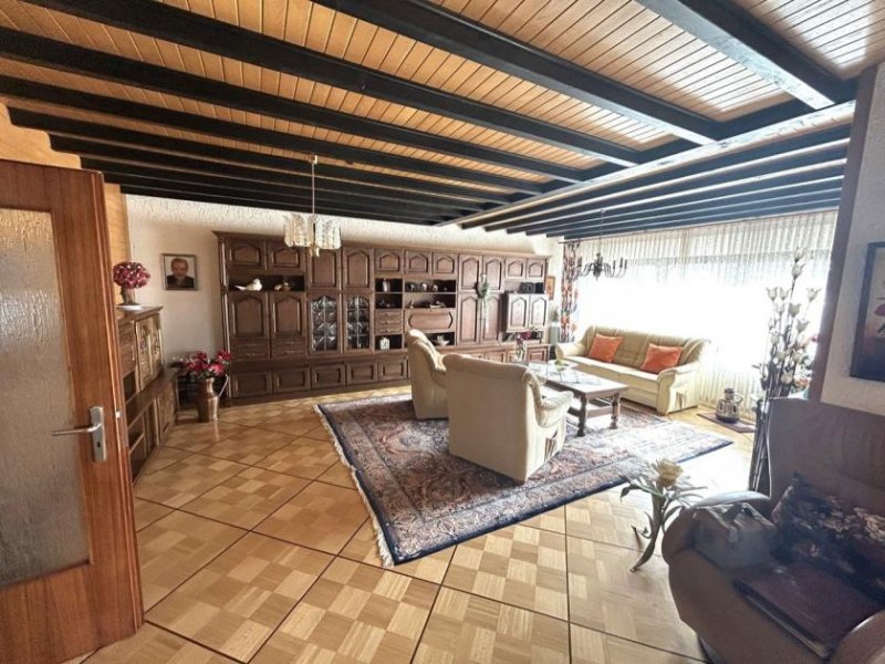 Mayen hochwertiges Wohnhaus mit bis zu 3 Wohnungen (oder Büro / Praxis) im ruhigen Ort Nähe Mayen -Eifel- Haus kaufen