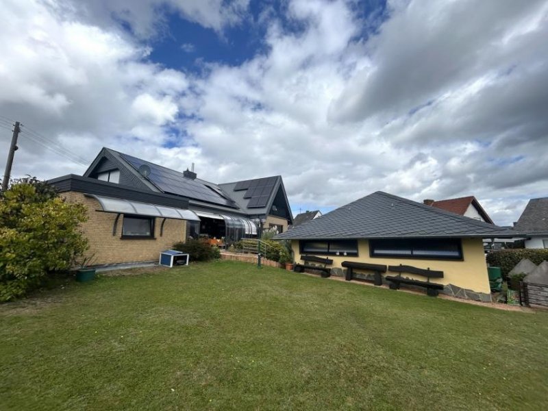 Mayen hochwertiges Wohnhaus mit bis zu 3 Wohnungen (oder Büro / Praxis) im ruhigen Ort Nähe Mayen -Eifel- Haus kaufen