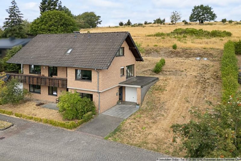Langscheid Weitblick in Langscheid bei Mayen: Wohnhaus mit Einliegerwohnung und Garagen Haus kaufen
