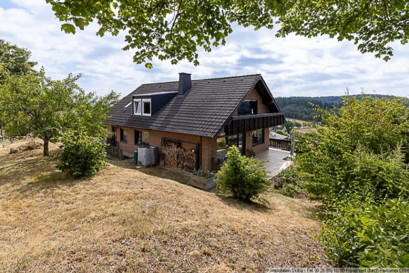 Langscheid Weitblick in Langscheid bei Mayen: Wohnhaus mit Einliegerwohnung und Garagen Haus kaufen