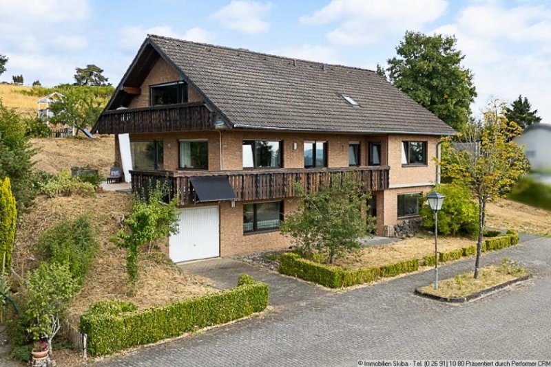Langscheid Weitblick in Langscheid bei Mayen: Wohnhaus mit Einliegerwohnung und Garagen Haus kaufen