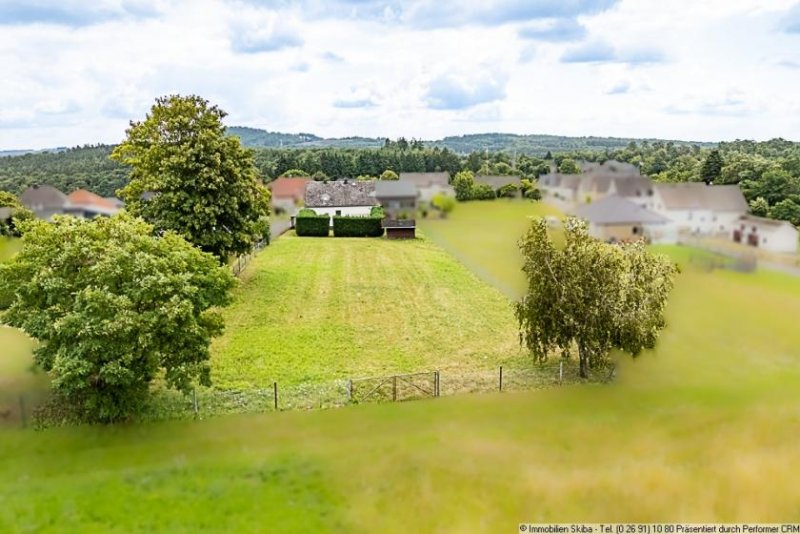 Höchstberg Ortsrandlage: Einfamilienhaus mit großem, ebenem Garten und Garage in der Vulkaneifel, Nähe Ulmen Haus kaufen