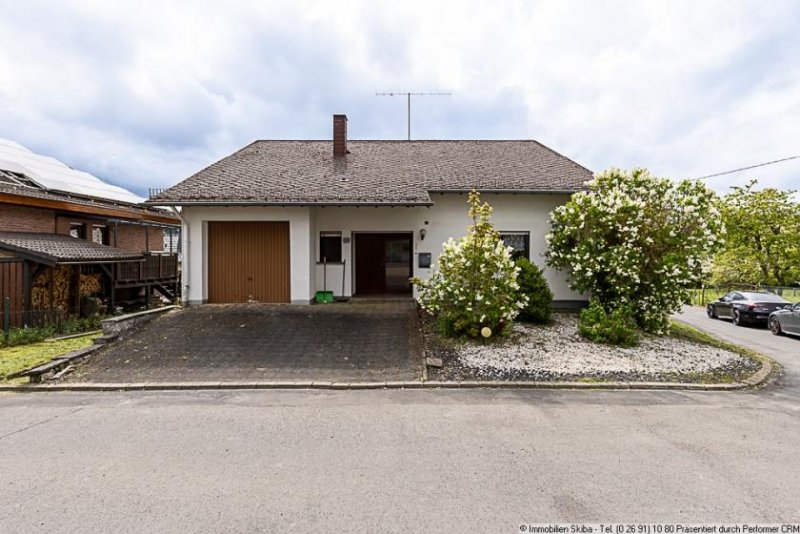 Uersfeld Wohnen auf einer Ebene in der Vulkaneifel: Einfamilienhaus mit Garten u. Garage in Uersfeld b. Ulmen Haus kaufen