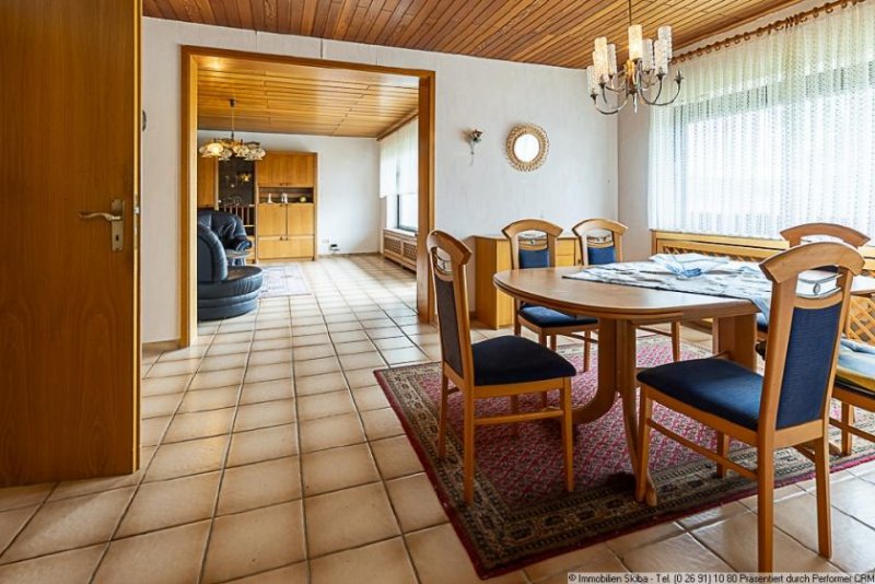 Uersfeld Wohnen auf einer Ebene in der Vulkaneifel: Einfamilienhaus mit Garten u. Garage in Uersfeld b. Ulmen Haus kaufen