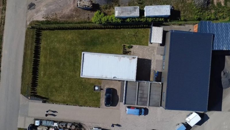 Beuren Eifel / Wohnhaus (75qm) mit Fernsicht, Halle (230qm) und Garagen (45qm) im ruhigen Gewerbegebiet -Top Lage- Haus kaufen