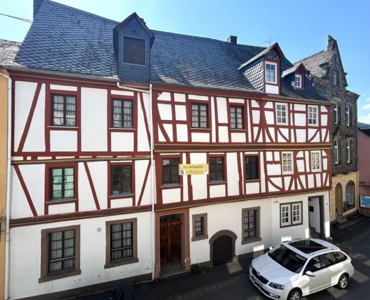 Enkirch historisches Fachwerk-Winzer-Haus mit Weinbergsblick über die Mosel Haus kaufen
