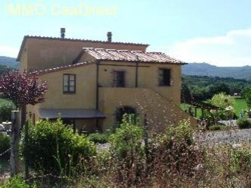 Bibbona Wunderschönes und gepflegtes Landhaus mit mehreren Wohnungen, komplett im typisch toskanischem Stil, liebevoll renoviert und