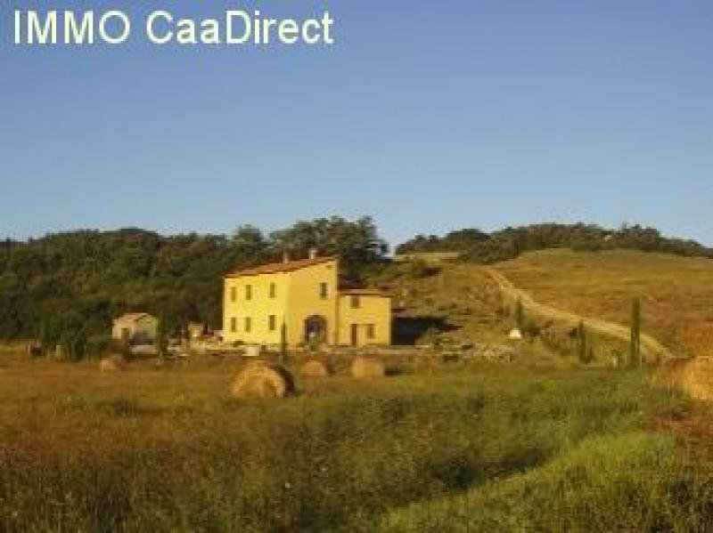 Bibbona Wunderschönes und gepflegtes Landhaus mit mehreren Wohnungen, komplett im typisch toskanischem Stil, liebevoll renoviert und