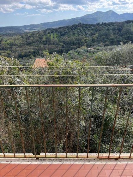 Caldana Geräumiges Reihenhaus in Caldana Haus kaufen