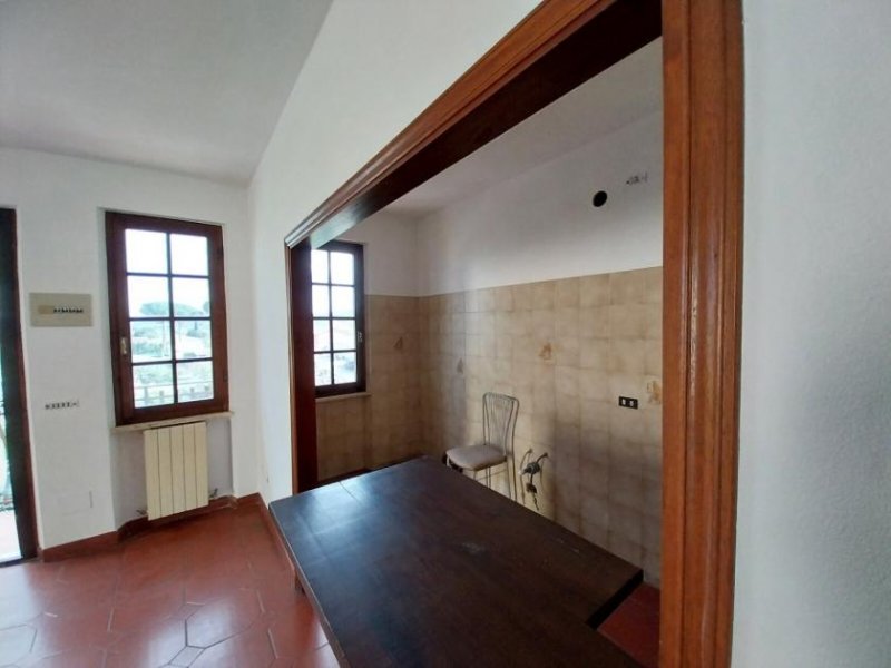 Grilli Wohnung im ersten Stock einer Villa Wohnung kaufen