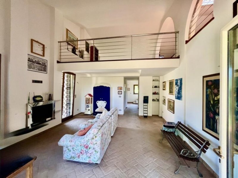 Braccagni Hochwertiges Landhaus mit zwei Wohnungen, Garten und Land Haus kaufen