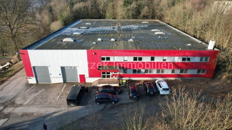 Halver Lager-/Produktionshalle mit Bürotrakt, Freifläche und Teilvermietung Gewerbe kaufen