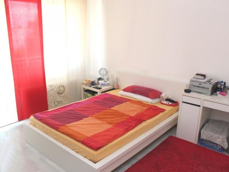 Karben Karben. Schickes, freistehendes Einfamilienhaus in traumhaft schöner Lage mit Garten und Garage. Haus kaufen