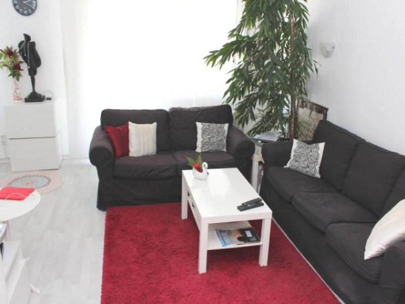 Karben Karben. Schickes, freistehendes Einfamilienhaus in traumhaft schöner Lage mit Garten und Garage. Haus kaufen