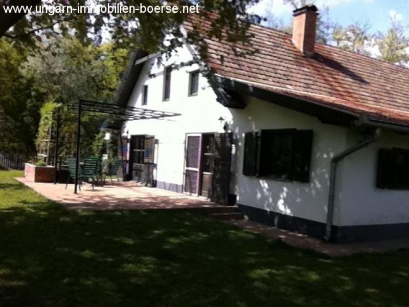 Kikunmajsa Für Lebensgeniesser: rustikale Villa mit Grundstück im Wald Haus kaufen