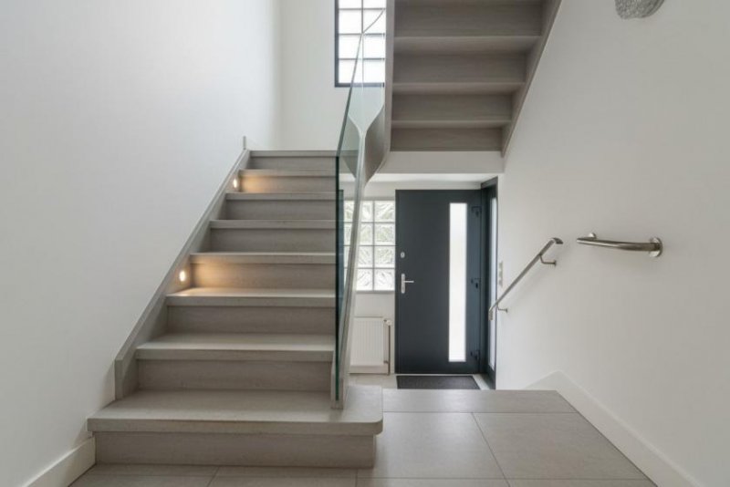 Oberursel (Taunus) Zentral, ruhig, großzügig - das perfekte Familienhaus Haus kaufen