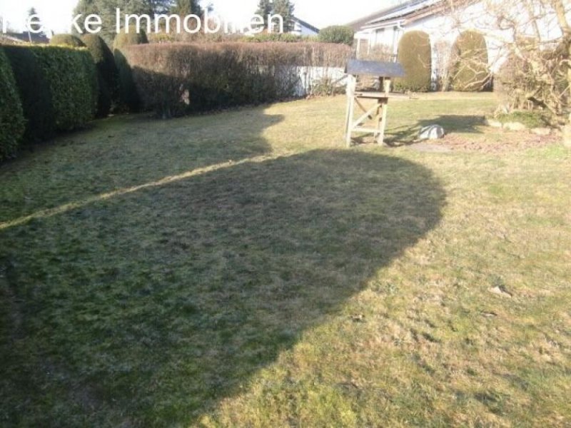 Glashütten SCHÖNER WALMDACH-WINKELBUNGALOW, 5 ZIMMER, 132,64 m² WFL, 122,51 m² NFL, 975 m² GRUNDSTÜCK, GARAGE, 2 PKW-ABSTELLPLÄTZE