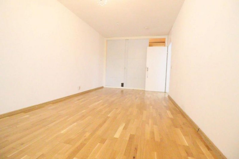 Offenbach am Main WRS Immobilien - käuferprovisionsfrei - Offenbach - 3 Zimmer ETW in zentraler Lage + am Main Wohnung kaufen