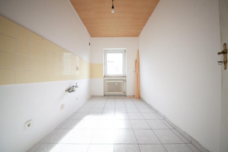 Rodgau DIETZ: Provisionsfreie 4 Zi. ETW im 5. OG mit Aufzug, Loggia, Keller, eigener Garage! SOFORT FREI! Wohnung kaufen