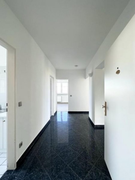 Neu-Isenburg GRAVENBRUCH: 3,5 Zimmer Wohnung 115 m² mit herrlichem Südbalkon. PROVISIONSFREI! Wohnung kaufen
