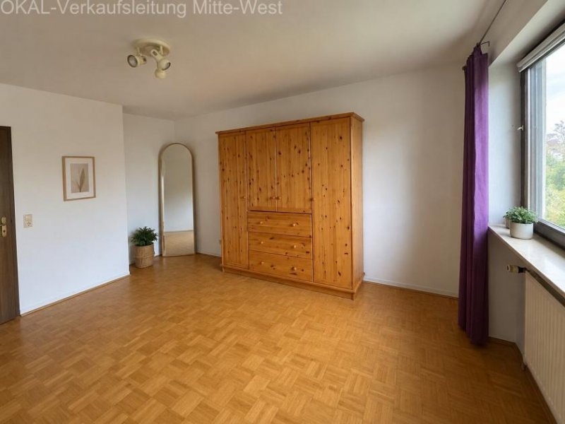 Bruchköbel Paradies im Grünen: 243,80m2 DHH mit Südterrasse, neuer Heizung, Keller und Garage Haus kaufen