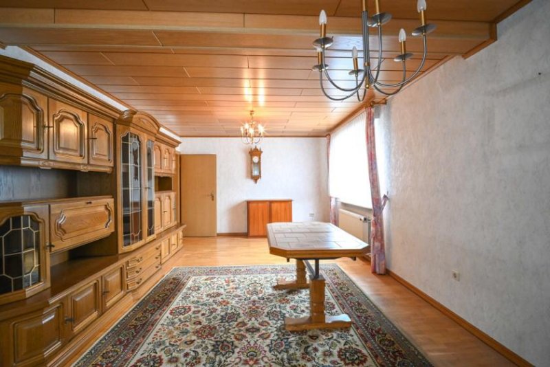 Seligenstadt Gut geschnittenes 2-Familienhaus mit Garage, Carport, Garten und Keller! Haus kaufen