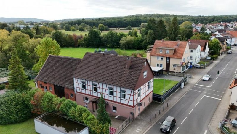 Hasselroth DIETZ: Geräumiges 1-2 Familienhaus mit großem Grundstück, Nebengebäude und Doppelgarage! Haus kaufen