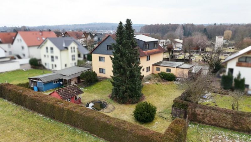 Hasselroth DIETZ: XXL 3 Familienhaus mit 3 Garagen - Ruhige Feldrandlage inkl. angrenzendem Wiesengrundstück! Haus kaufen