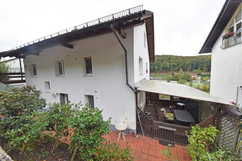 Bad Soden-Salmünster DIETZ: 2 bis 3 Familienhaus mit schönem Blick, Doppelgarage in Waldrandlage! 1 Wohneinheit frei! Haus kaufen