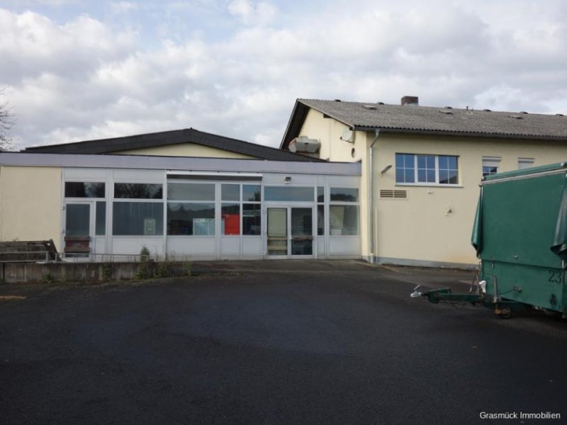 Brachttal Großzügige, beheizbare Halle mit großem Grundstück und Einliegerwohnung zu verkaufen Gewerbe kaufen
