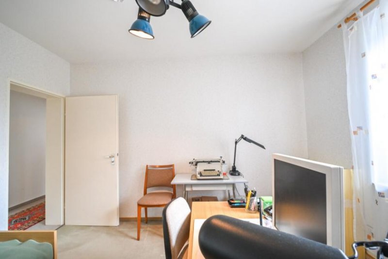 Großostheim DIETZ: Gepflegter Bungalow in direkter Feldrandlage mit Keller, Garage und viel Platz in Ringheim! Haus kaufen