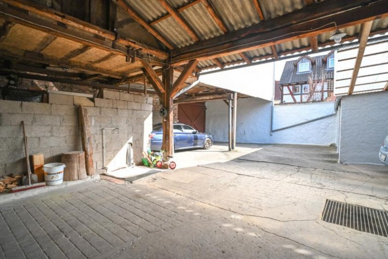 Großostheim DIETZ: Vermietetes (362qm) Wohn- & Geschäftshaus: 4 Wohneinheiten, 2 Ladenlokale & Gewölbekeller! Haus kaufen
