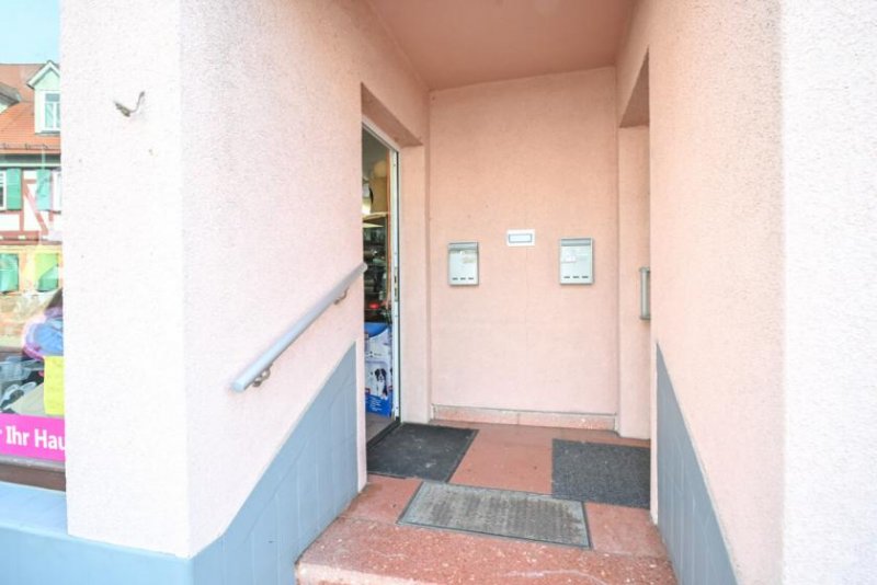 Großostheim DIETZ: Vermietetes (362qm) Wohn- & Geschäftshaus: 4 Wohneinheiten, 2 Ladenlokale & Gewölbekeller! Haus kaufen