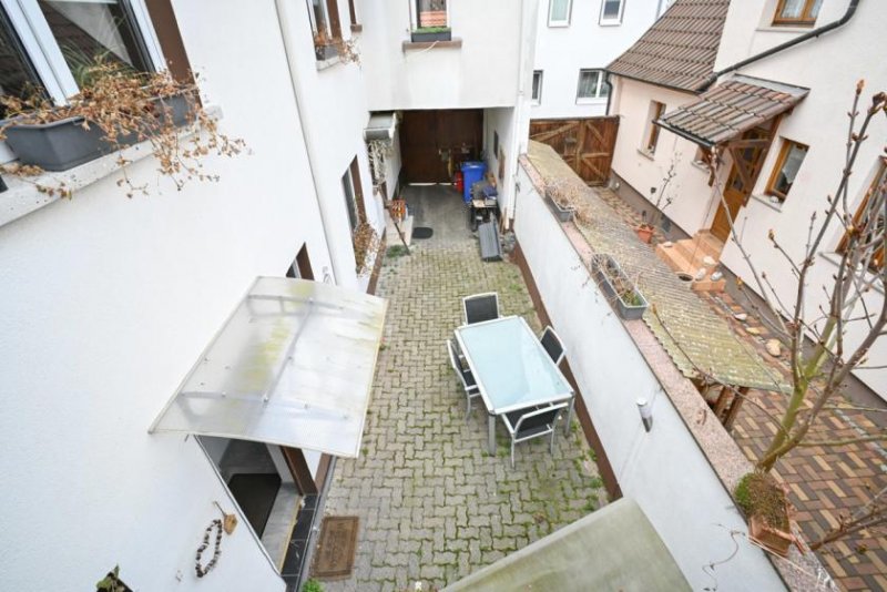 Großostheim Einfamilienhaus mit Terrasse und Hofbereich in Großostheim! Haus kaufen