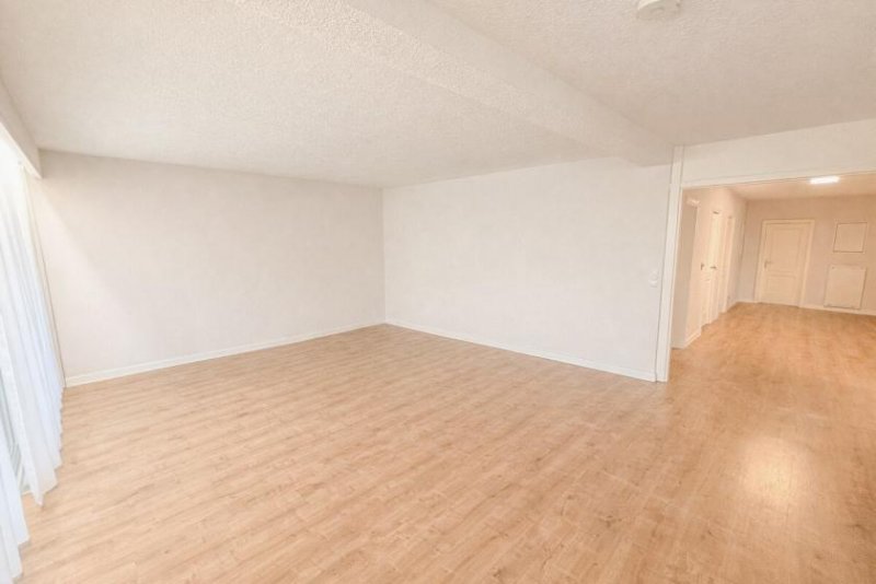 Goldbach (Landkreis Aschaffenburg) DIETZ: Größer als manches Haus! 4-Zimmer-Erdgeschosswohnung - 3-fach-Verglasung - Pelletsheizung Wohnung kaufen