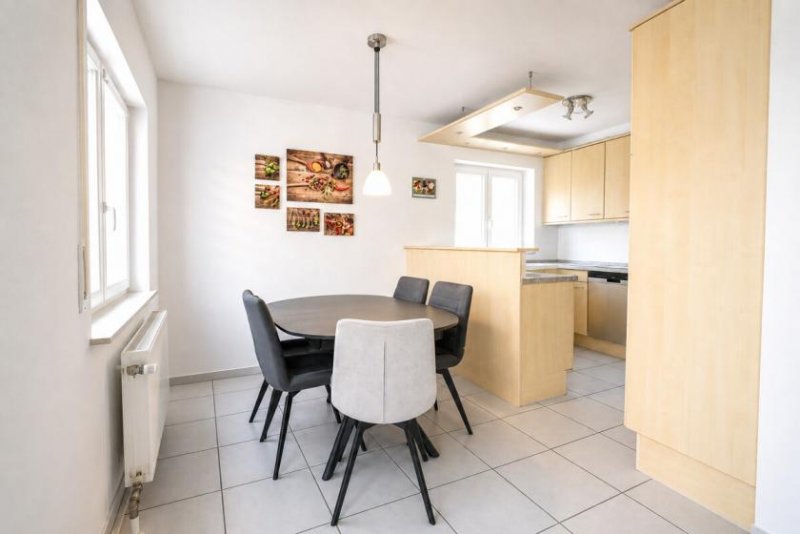 Niedernberg DIETZ: Frei werdende 4-5-Zimmer Maisonettewohnung mit Terrasse, Garage und Grünfläche in Niedernberg Wohnung kaufen