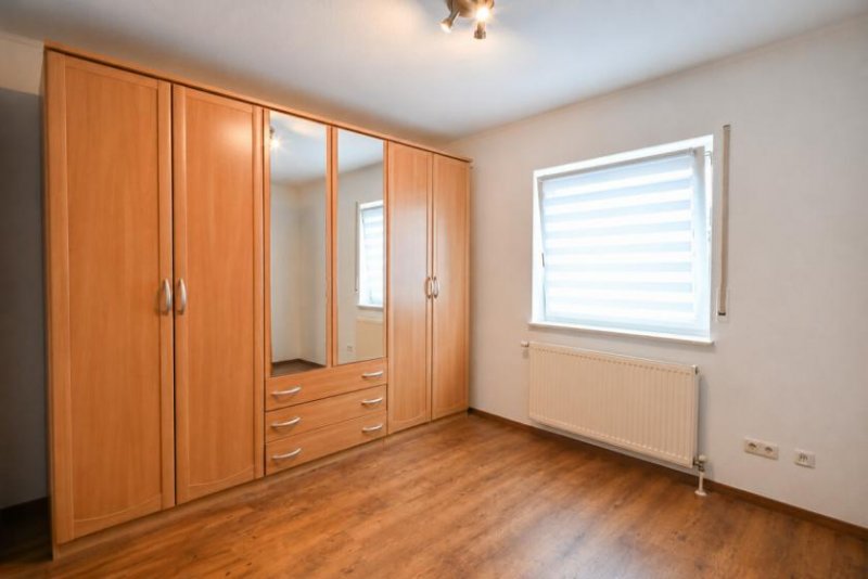 Niedernberg DIETZ: Frei werdende 4-5-Zimmer Maisonettewohnung mit Terrasse, Garage und Grünfläche in Niedernberg Wohnung kaufen
