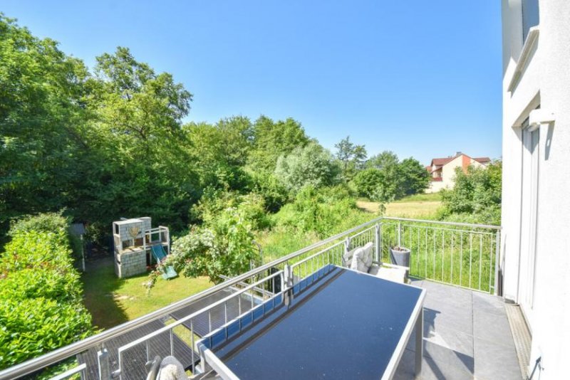Laufach DIETZ: Junges Familienhaus mit 837 m² großen, idyllischen Waldgrundstück in Laufach! Haus kaufen