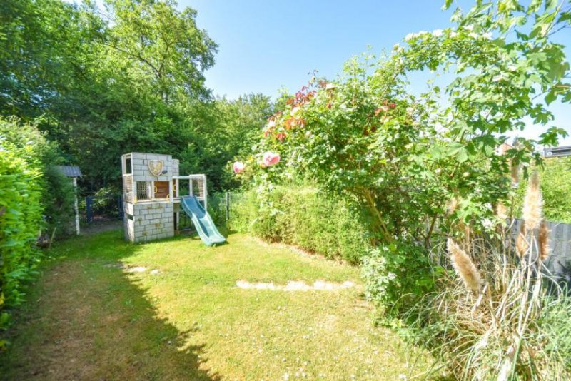 Laufach DIETZ: Junges Familienhaus mit 837 m² großen, idyllischen Waldgrundstück in Laufach! Haus kaufen