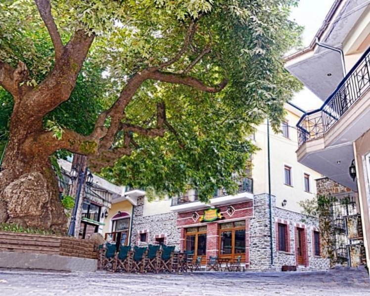 Nikisiani Kavala Zu verkaufen zweistöckiges Traditionelles Boutique Hotel in Nikisiani Kavala Gewerbe kaufen