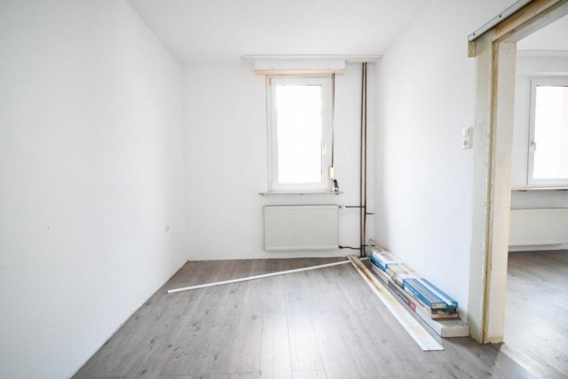 Pfungstadt DIETZ: REDUZIERT! Freistehendes Einfamilienhaus mit DO-Garage inmitten von Pfungstadt! Haus kaufen